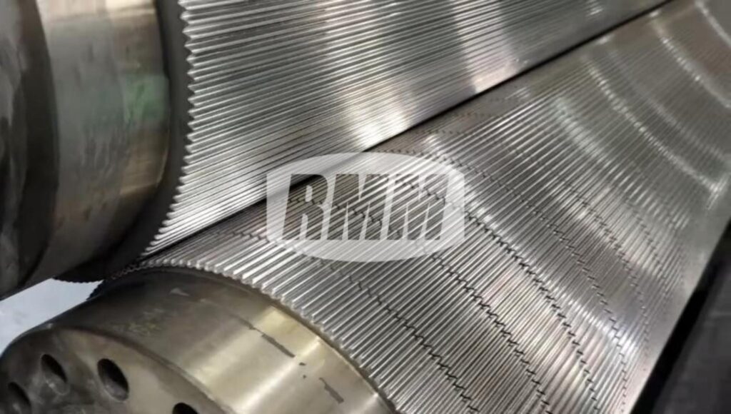High-precision custom tooth-profile corrugating roll close-up