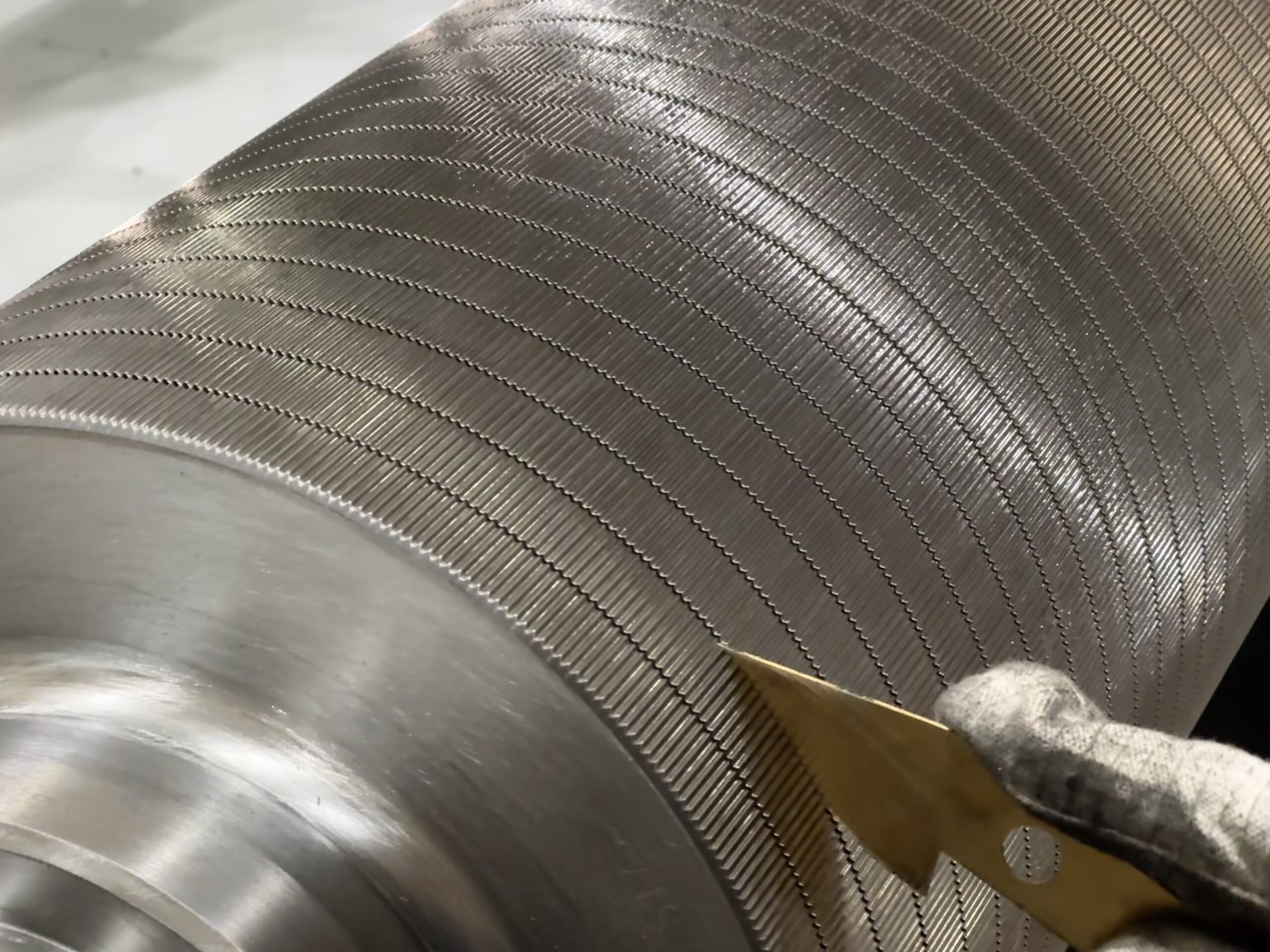 Choosing the Right Corrugating Roll A close-up shot of a high-precision corrugating roll
